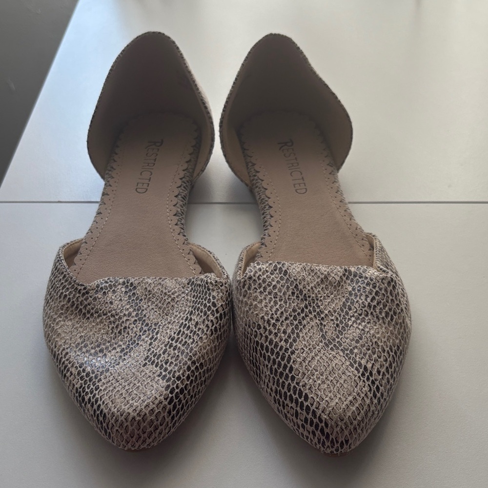 Restricted Women's Textured Flats - Beige